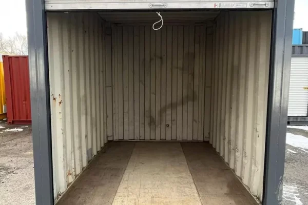10ft-door-clearance-4.jpg-800x533-1.webp 10′ Hc Used Container with Rollup Door