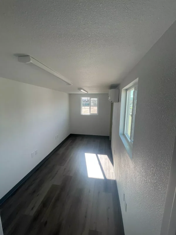 20-foot-office-in-refurbished-shipping-container24 20 foot office refurbished shipping container