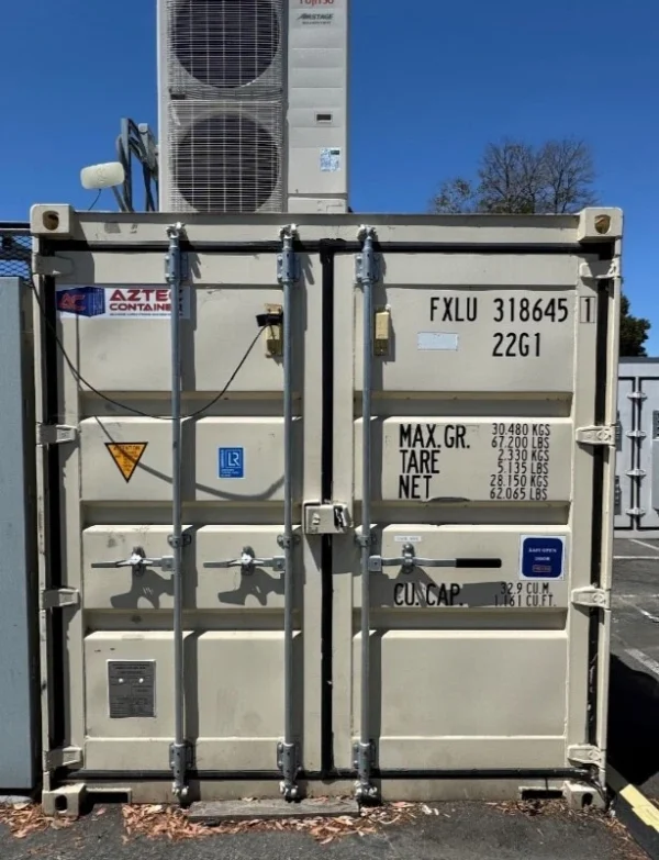 s-l1600-17 Refrigerated 20′ Conex Shipping Container – Used